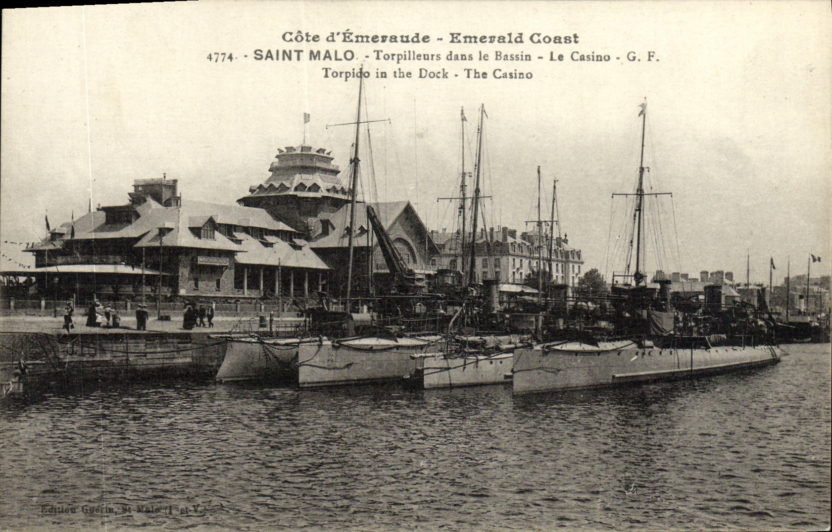 CPA Saint Malo Torpilleurs dans le Bassin Le Casino Bateaux