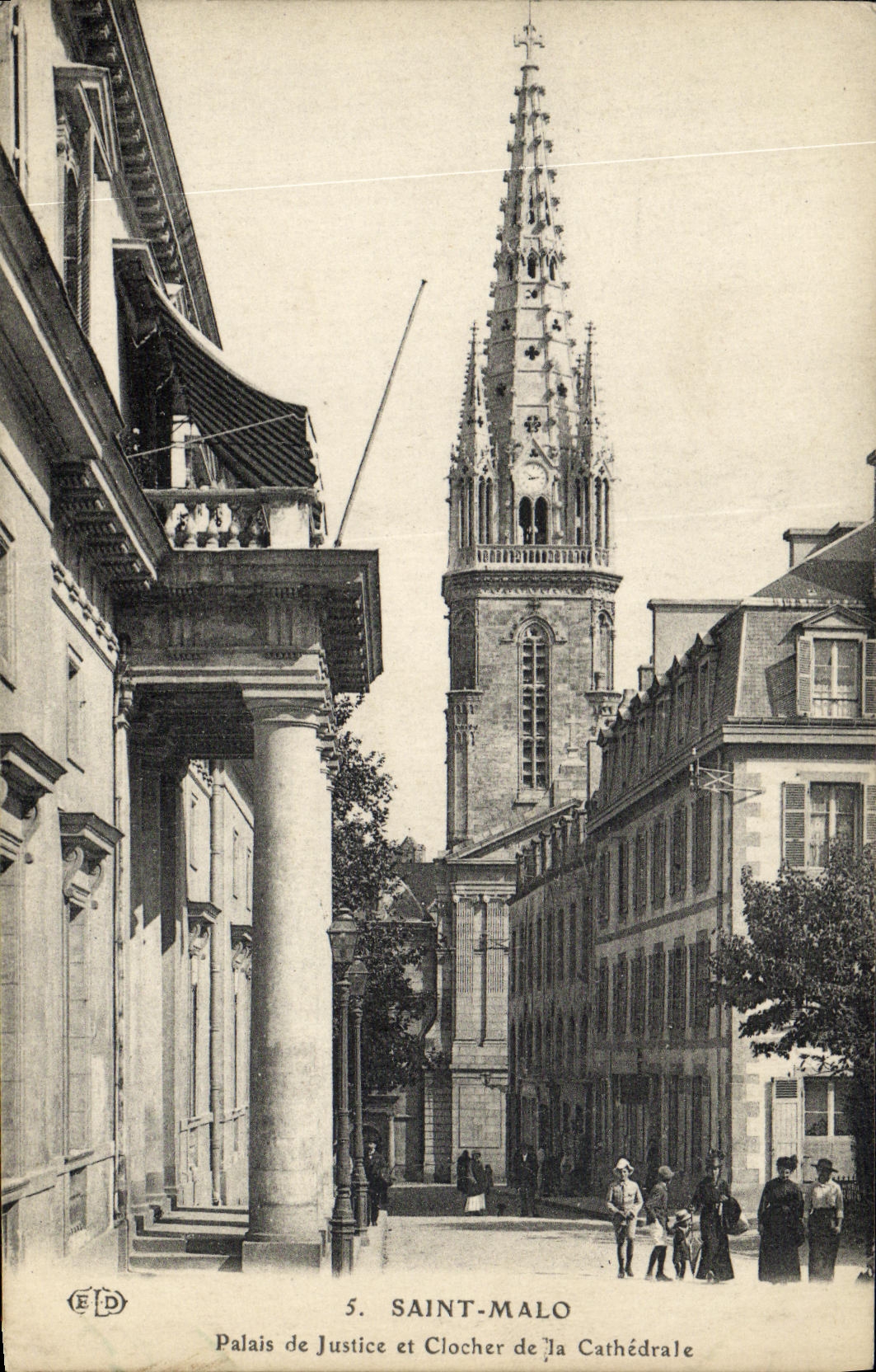 VINTAGE POSTCARD Holy Malo Law courts and Bell tower of the Cathedral