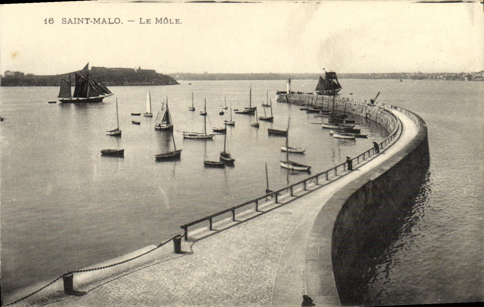 CPA St Malo Le Mole Bateaux