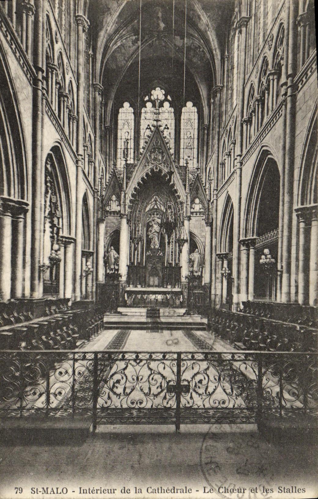 CPA St Malo Interieur de la Cathedrale Le Choeur et les Stalles