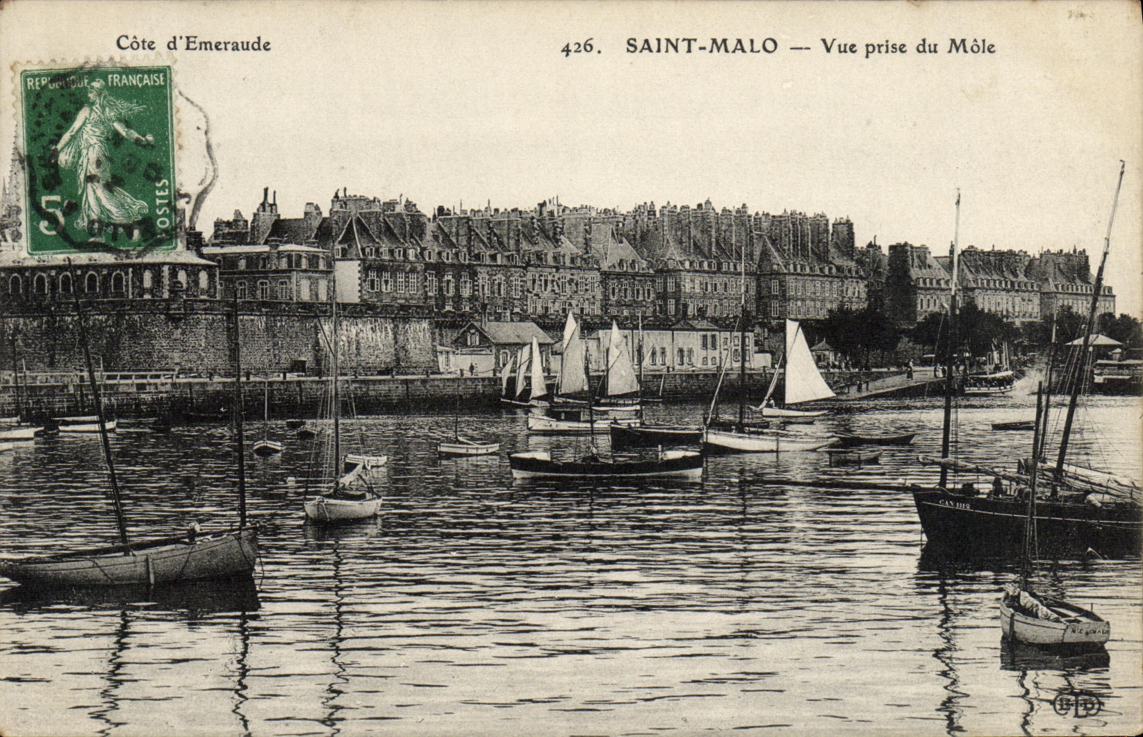 VINTAGE POSTCARD St Malo Seen from of the Mole Boats