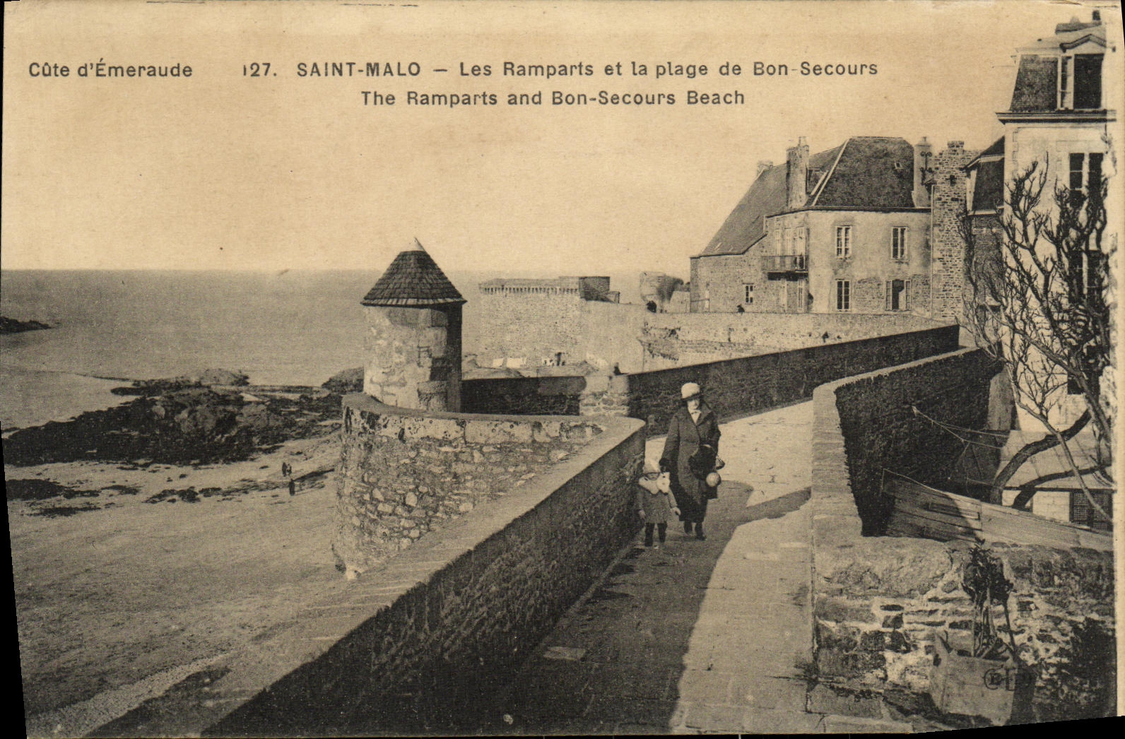 CPA St Malo Les Remparts et la Plage de Bon Secours