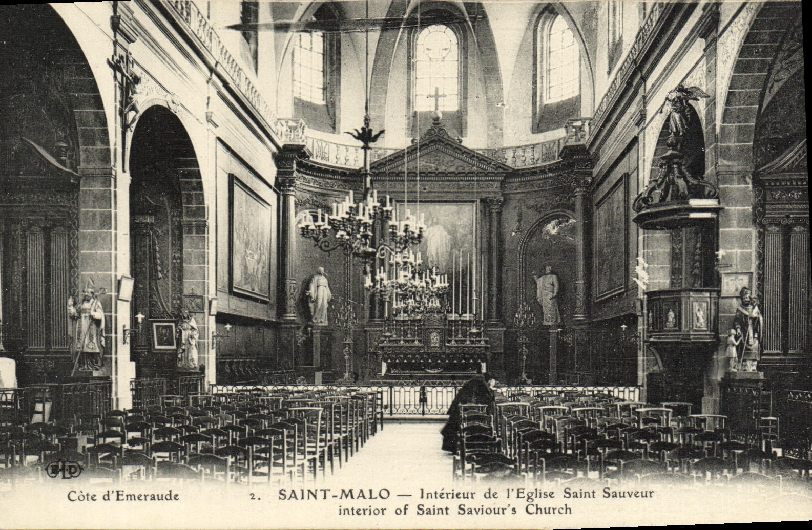 CPA St Malo Interieur de L Eglise Saint Sauveur
