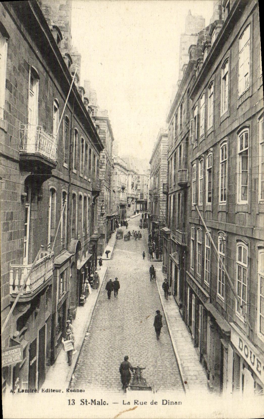 CPA Saint Malo La Rue De Dinan