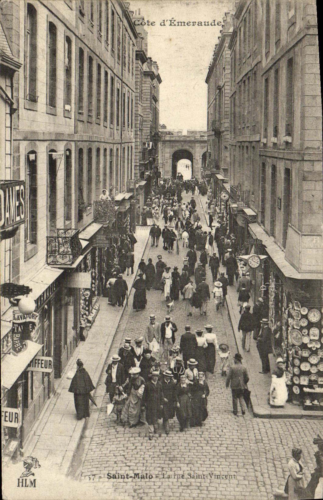 VINTAGE POSTCARD Holy Malo the street Holy Vincent