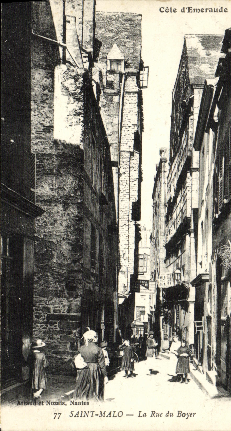 VINTAGE POSTCARD Holy Malo the street of Boyer