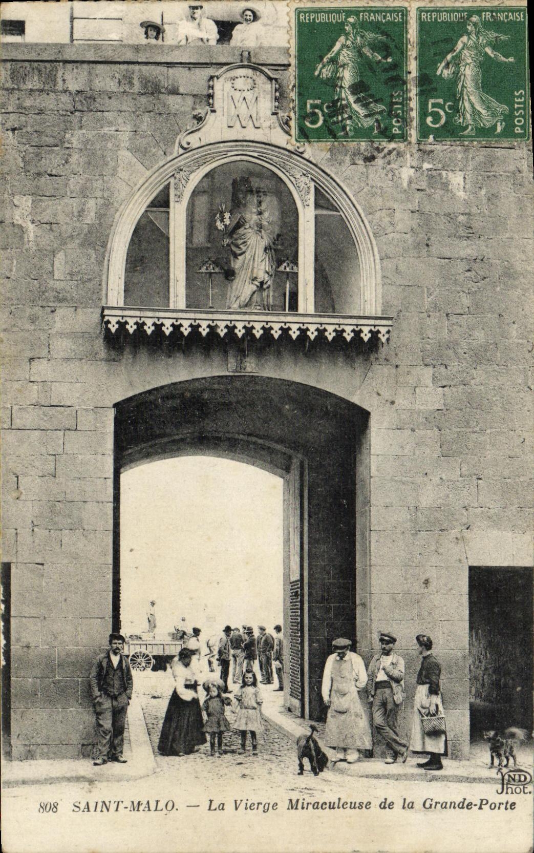 CPA Saint Malo Le Vierge Miraculeuse de la Grande Porte