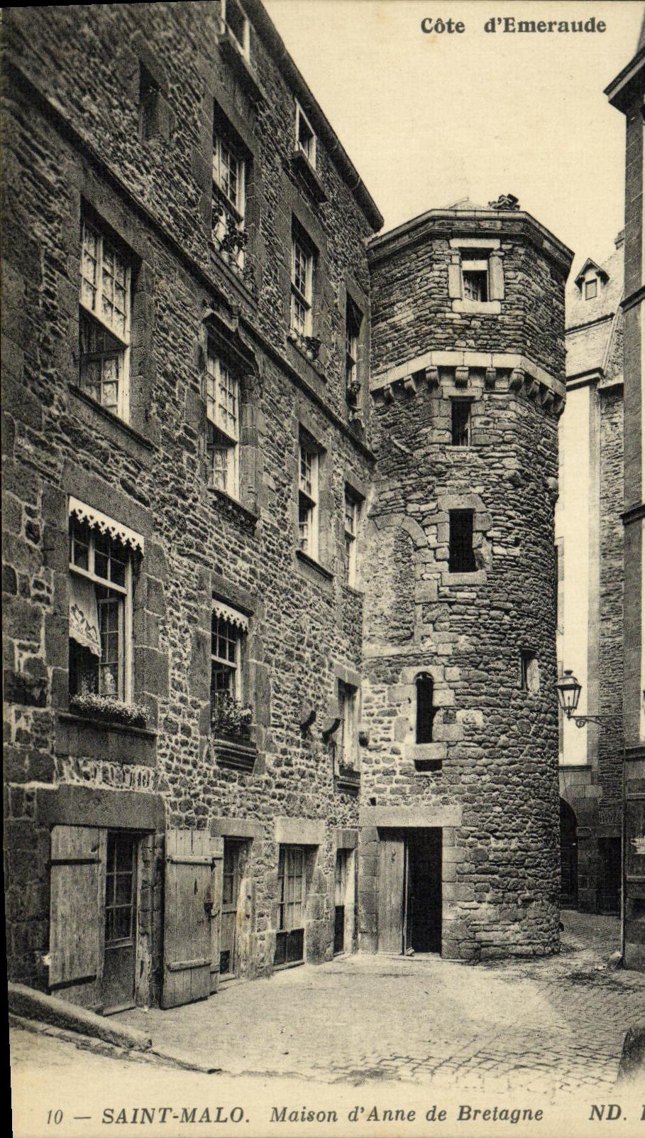 VINTAGE POSTCARD Holy Malo House D Anne of Brittany