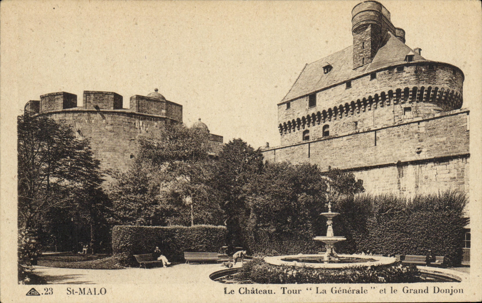 CPA Saint Malo Le Chateau Tour La Generale et le grand donjon