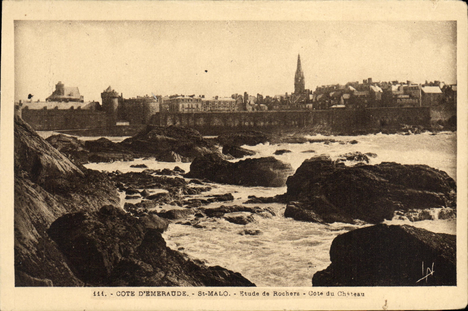 CPA Saint Malo Etude de rochers Cote du chateau 