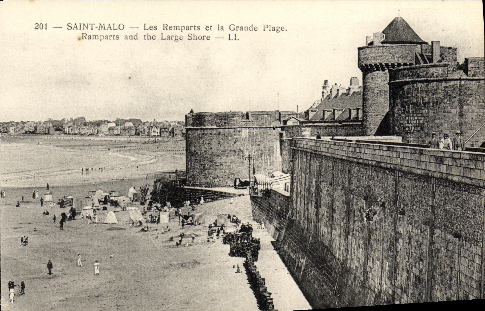 CPA Saint Malo Les Remparts et la Grande Plage