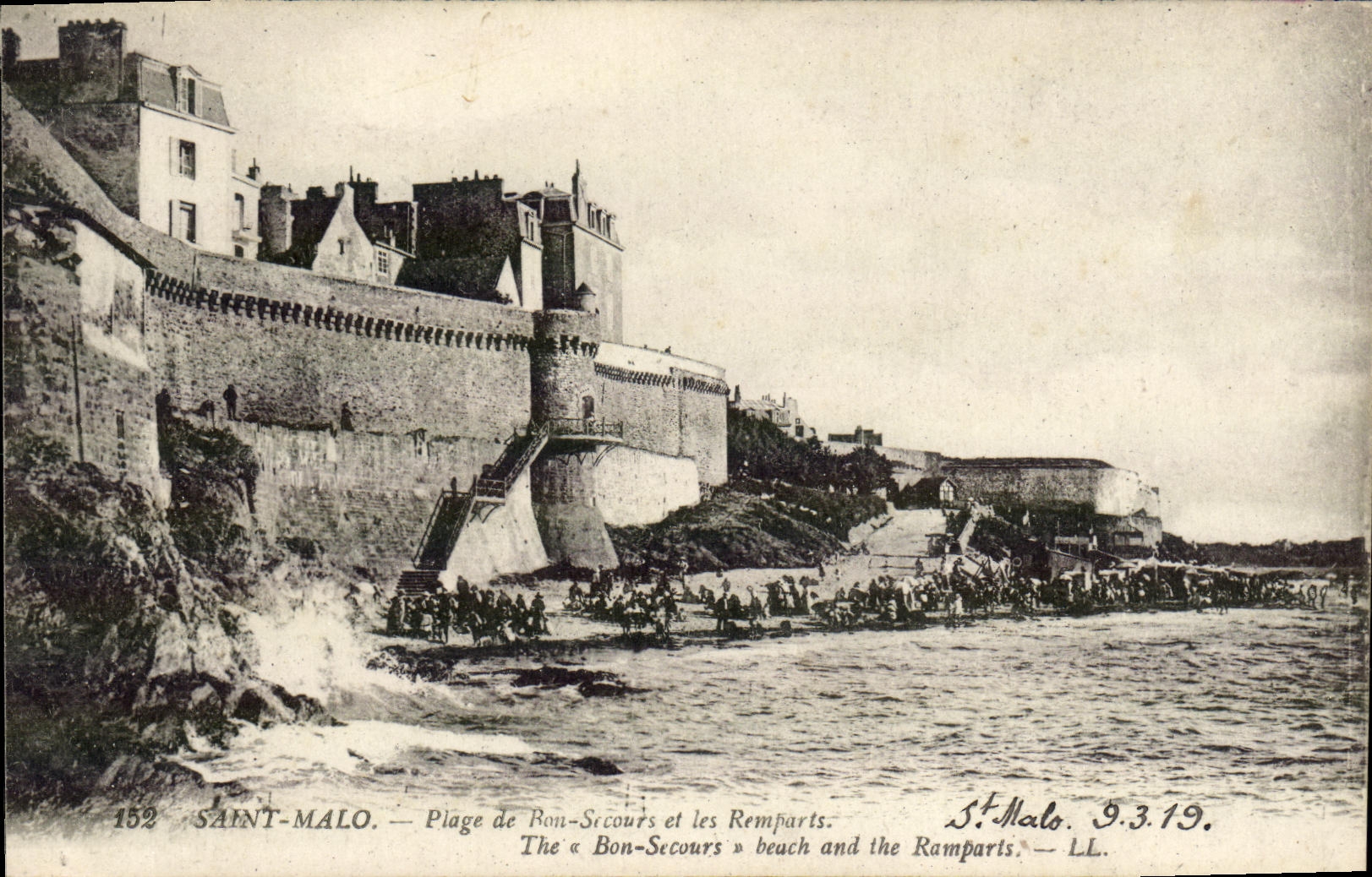 VINTAGE POSTCARD Holy Malo Beach of good Help and Walls
