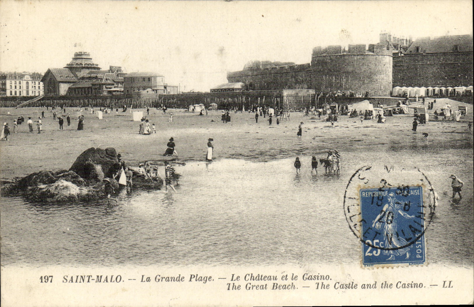 VINTAGE POSTCARD Holy Malo Main beach the Castle and the Casino