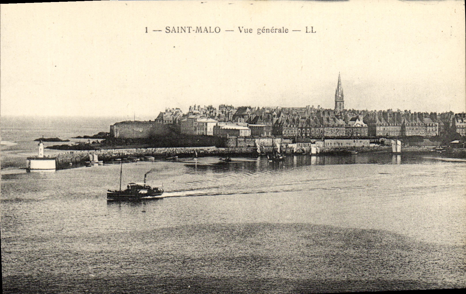 CPA Saint Malo Vue generale Bateau