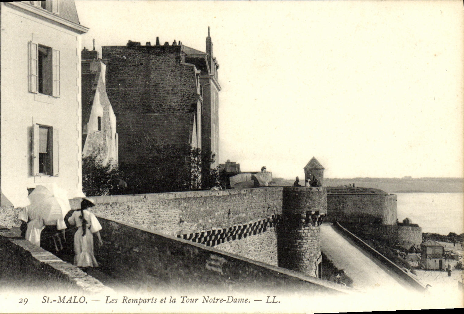 VINTAGE POSTCARD Holy Malo Walls and the Notre Dame Tower