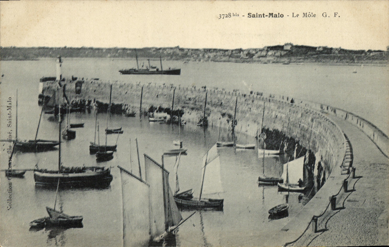 CPA Saint Malo Le Mole Bateau