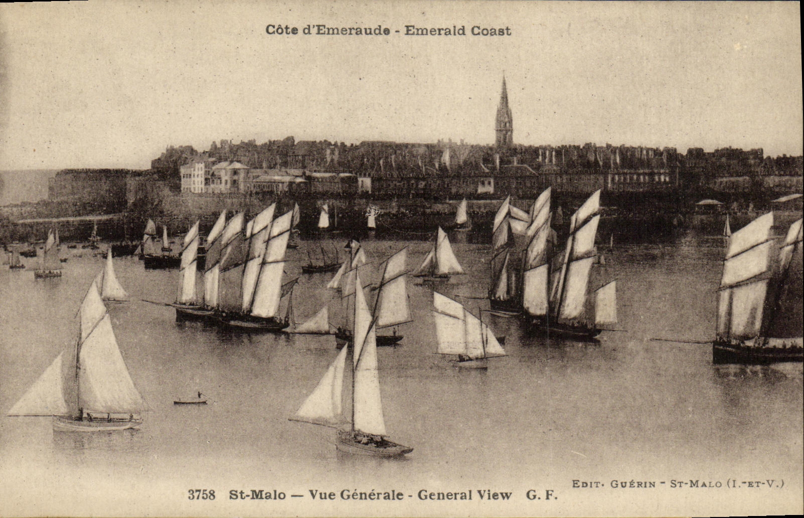VINTAGE POSTCARD St Malo View Boats