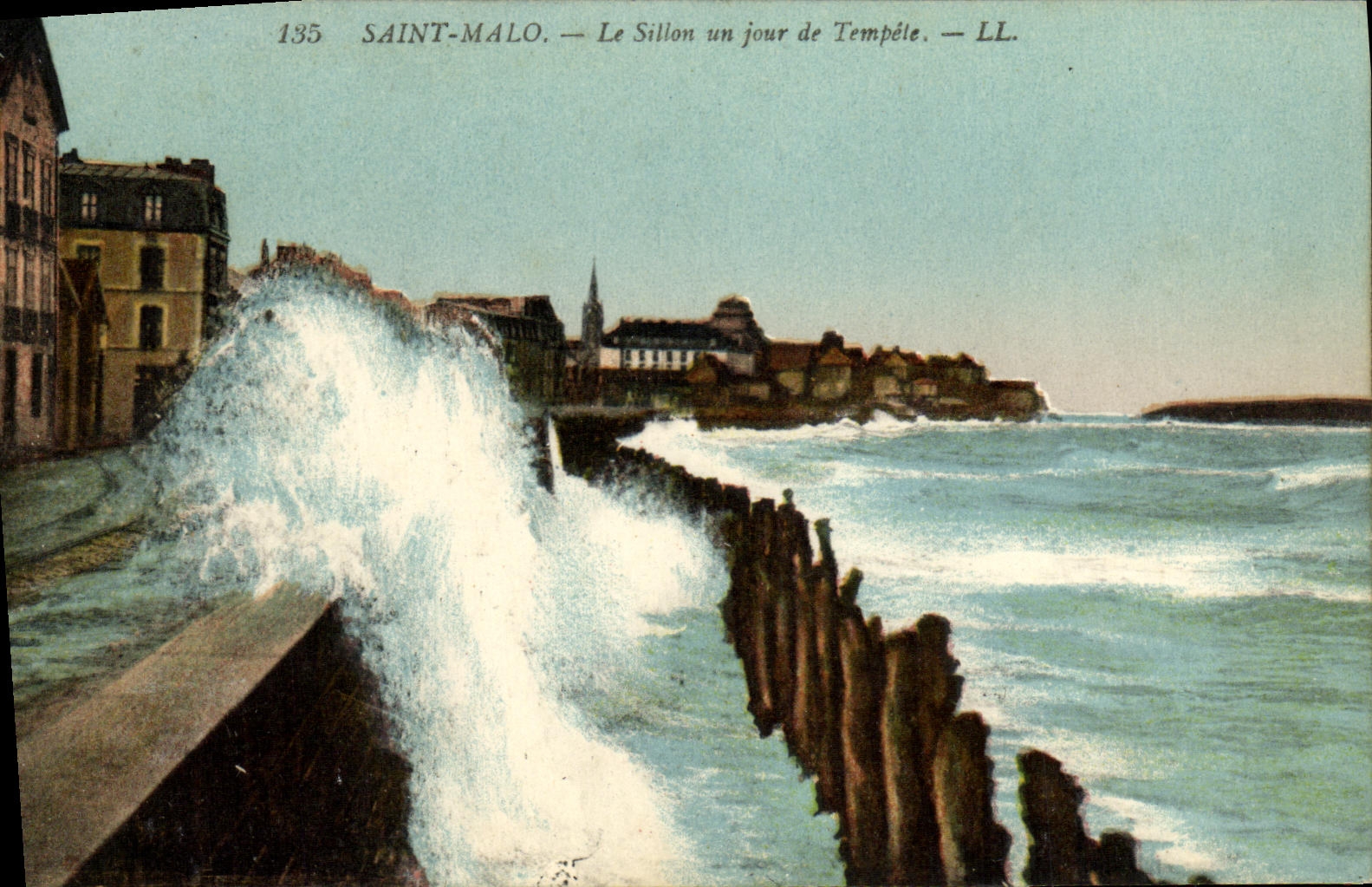 CPA Saint Malo Le Sillon un jour de Tempete