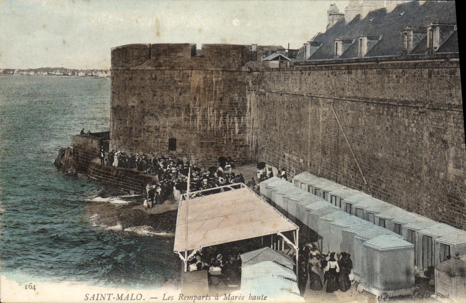CPA Saint Malo Les Remparts a Maree haute