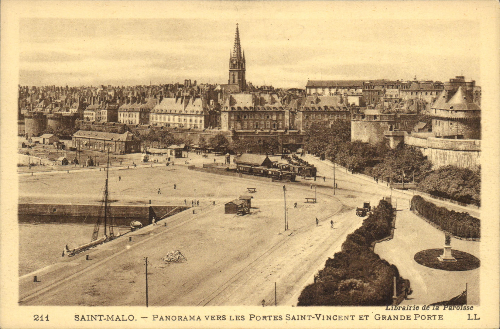 CPA Saint Malo Panorama vers les Portes Saint Vincent et Grande Porte