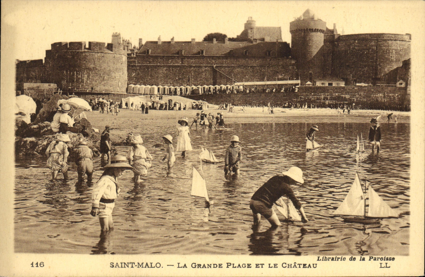 VINTAGE POSTCARD Holy Malo Main beach and the Castle Children