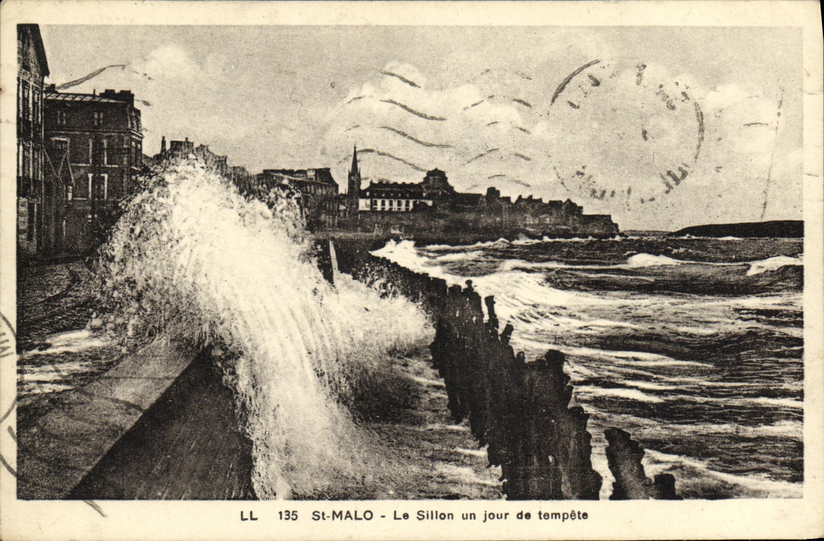 CPA St Malo Le Sillon un jour de tempete