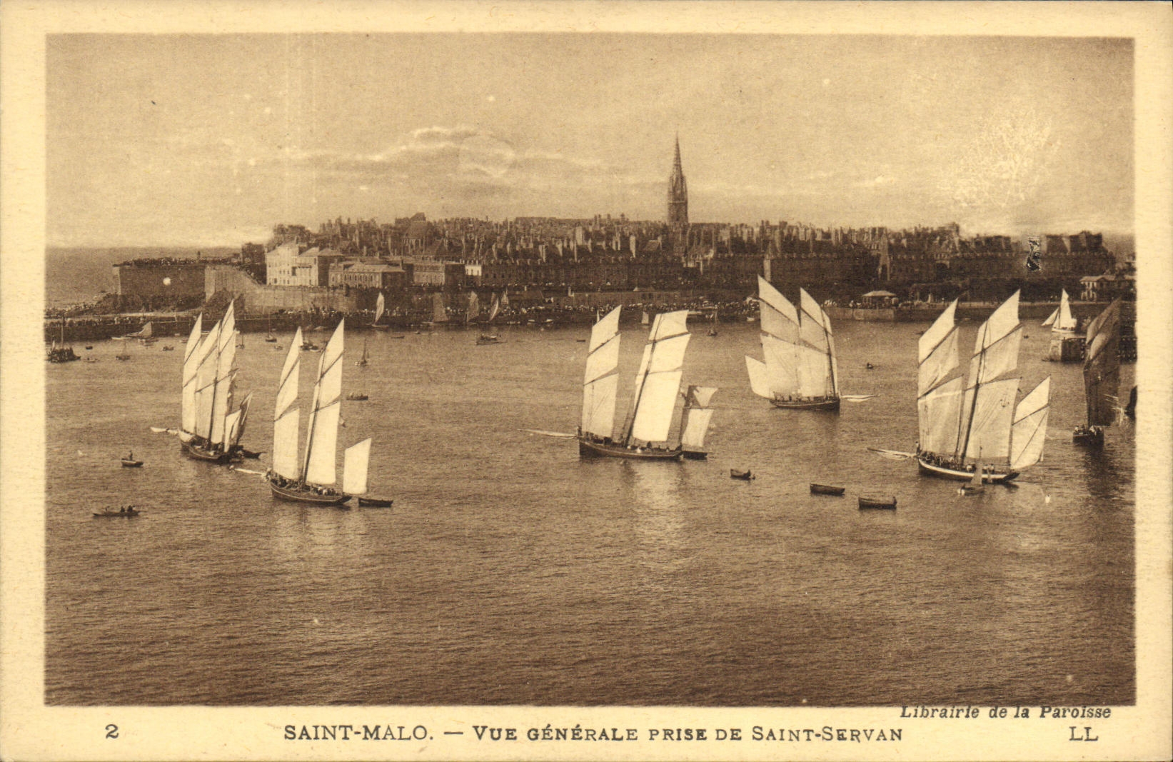 CPA Saint Malo Vue Generale Prise de Saint Servan Bateaux 