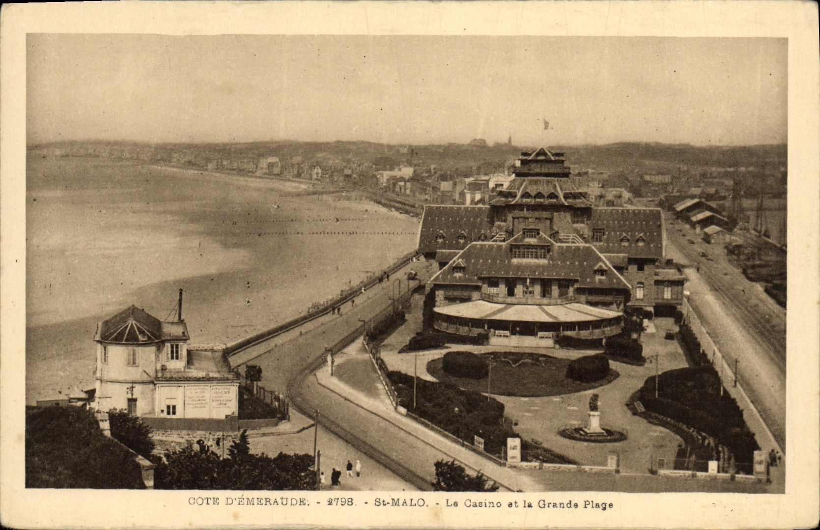 VINTAGE POSTCARD St Malo the Casino and Large the Beach