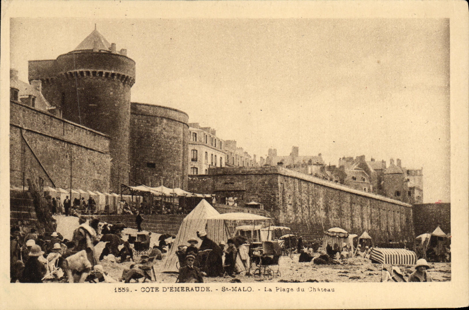 VINTAGE POSTCARD St Malo the Beach of the Castle