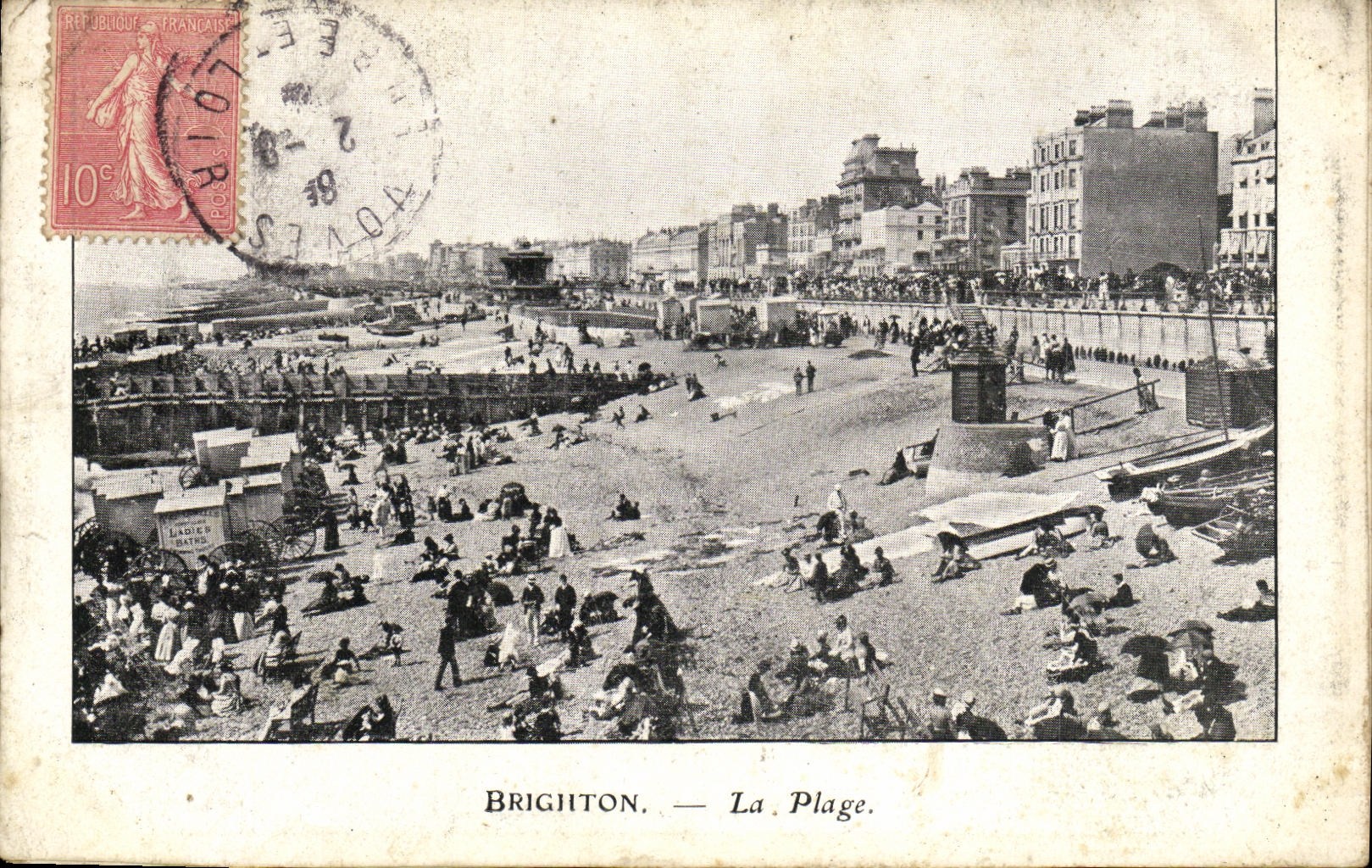 VINTAGE POSTCARD Brighton the Beach