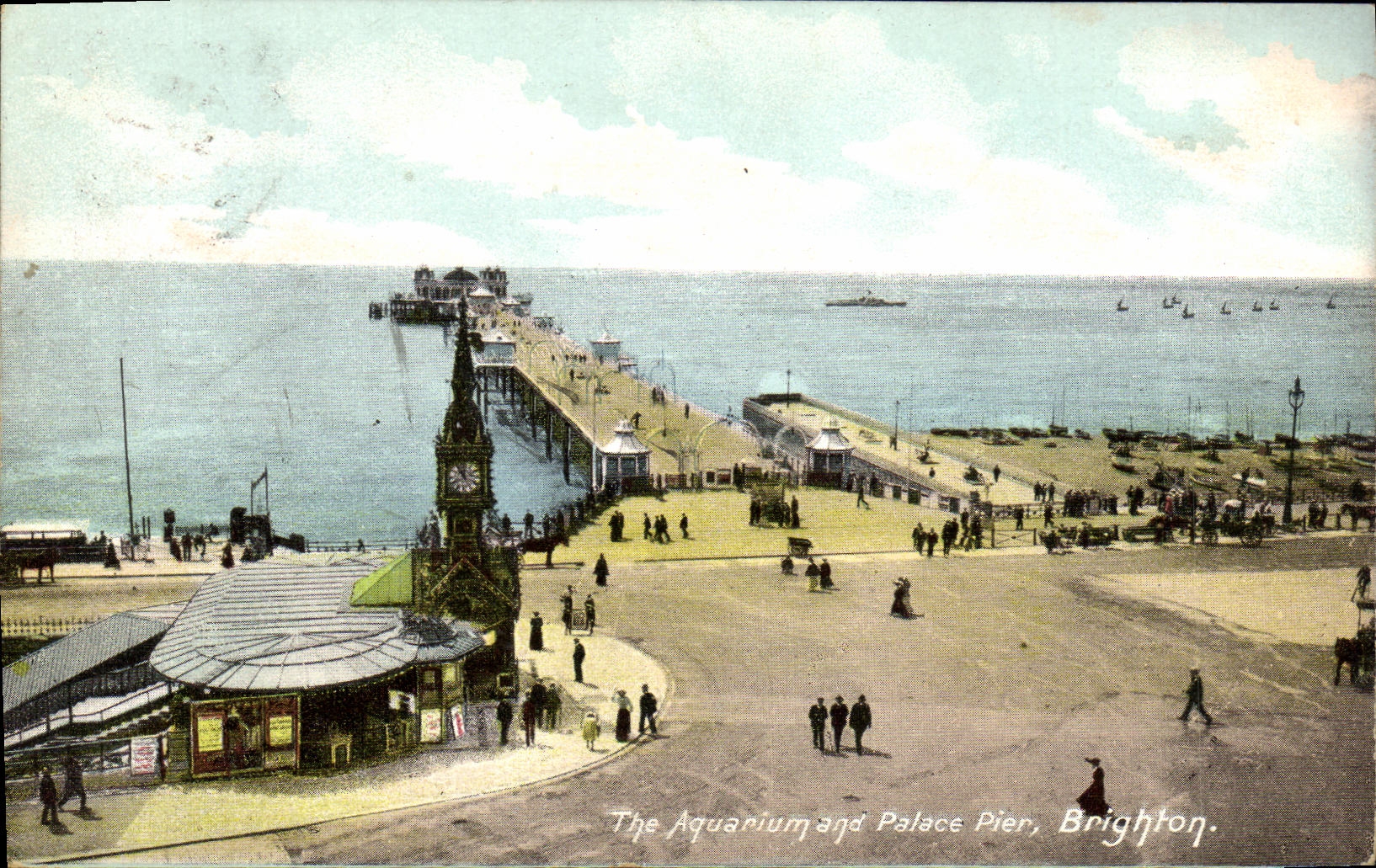 VINTAGE POSTCARD The Aquarium and De luxe hotel Pier Brighton