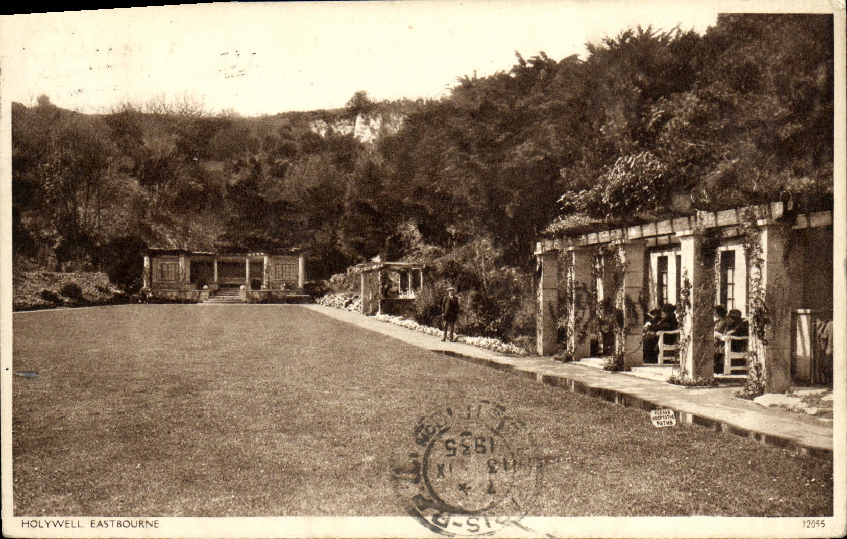 VINTAGE POSTCARD Eastbourne Holywell