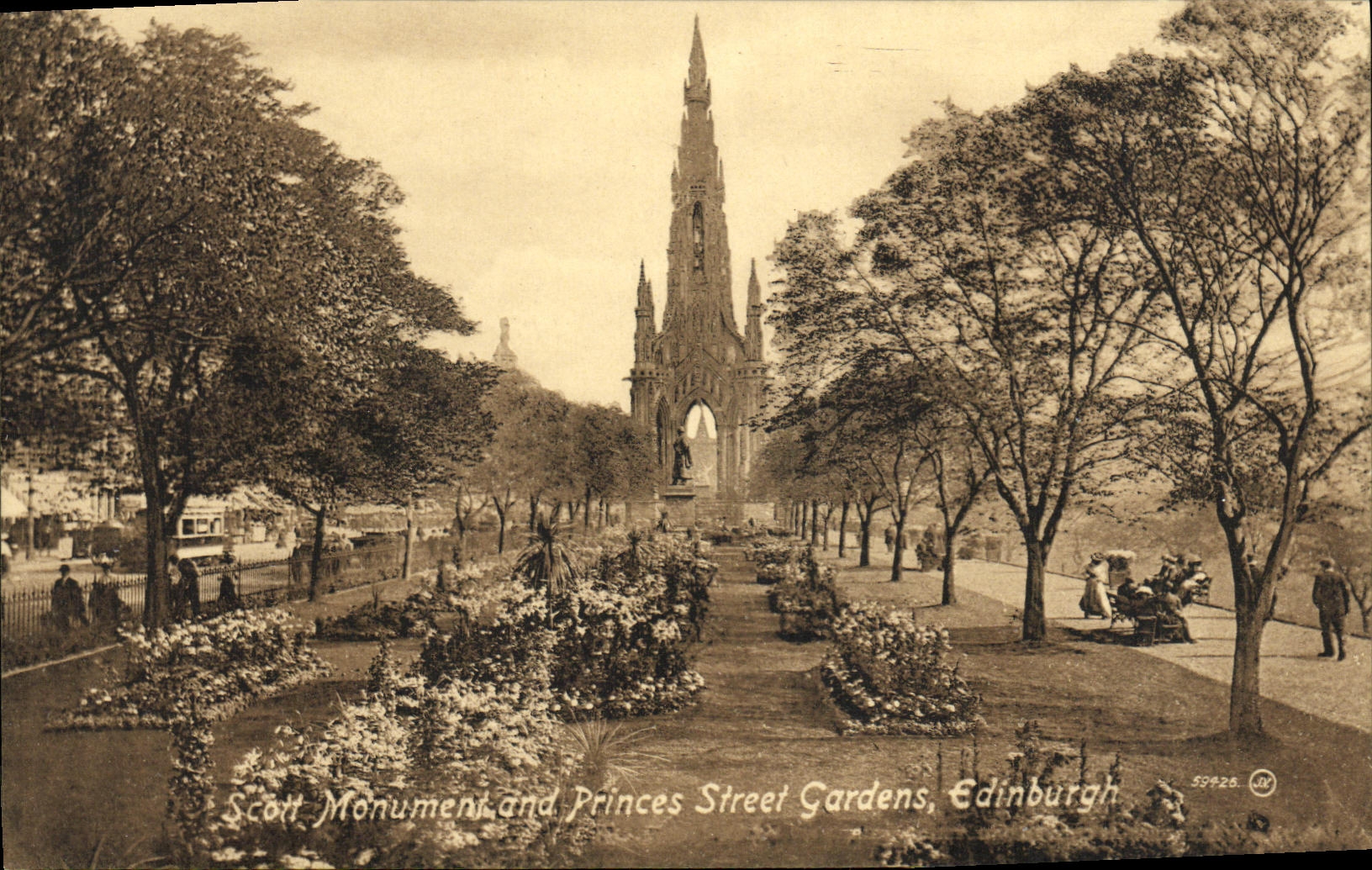 VINTAGE POSTCARD Edinburgh Scott Monument And Princes Street Gardens