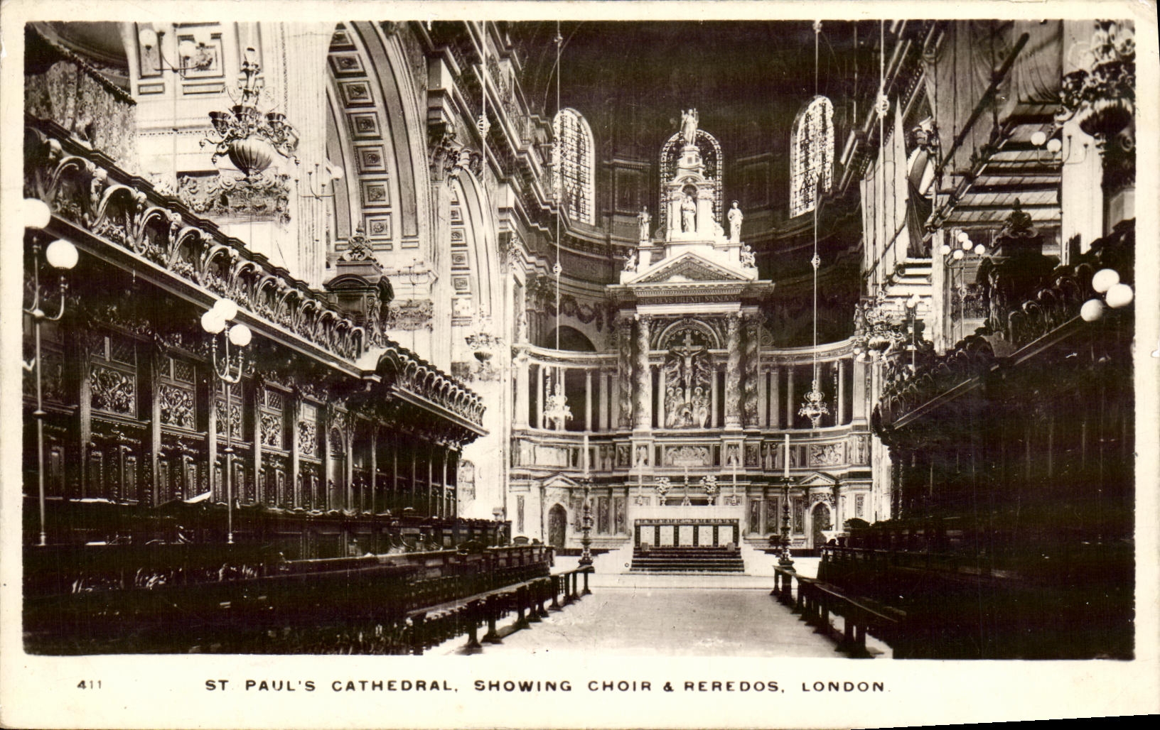 VINTAGE POSTCARD London St Paul S Cathedral showing to choir and Reredos