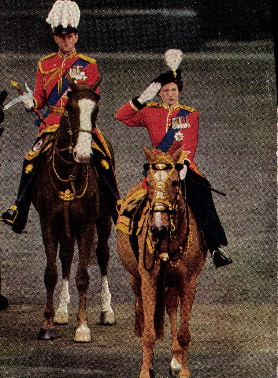 MODERN CARD London The Queen takes the salute after trooping the color ceremony