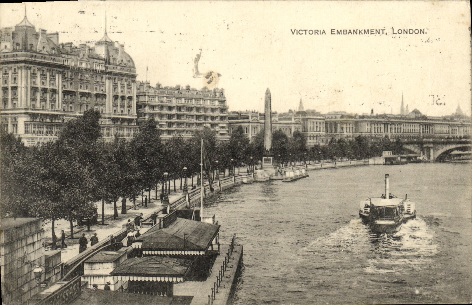 VINTAGE POSTCARD London Victoria Embankmemt Boat