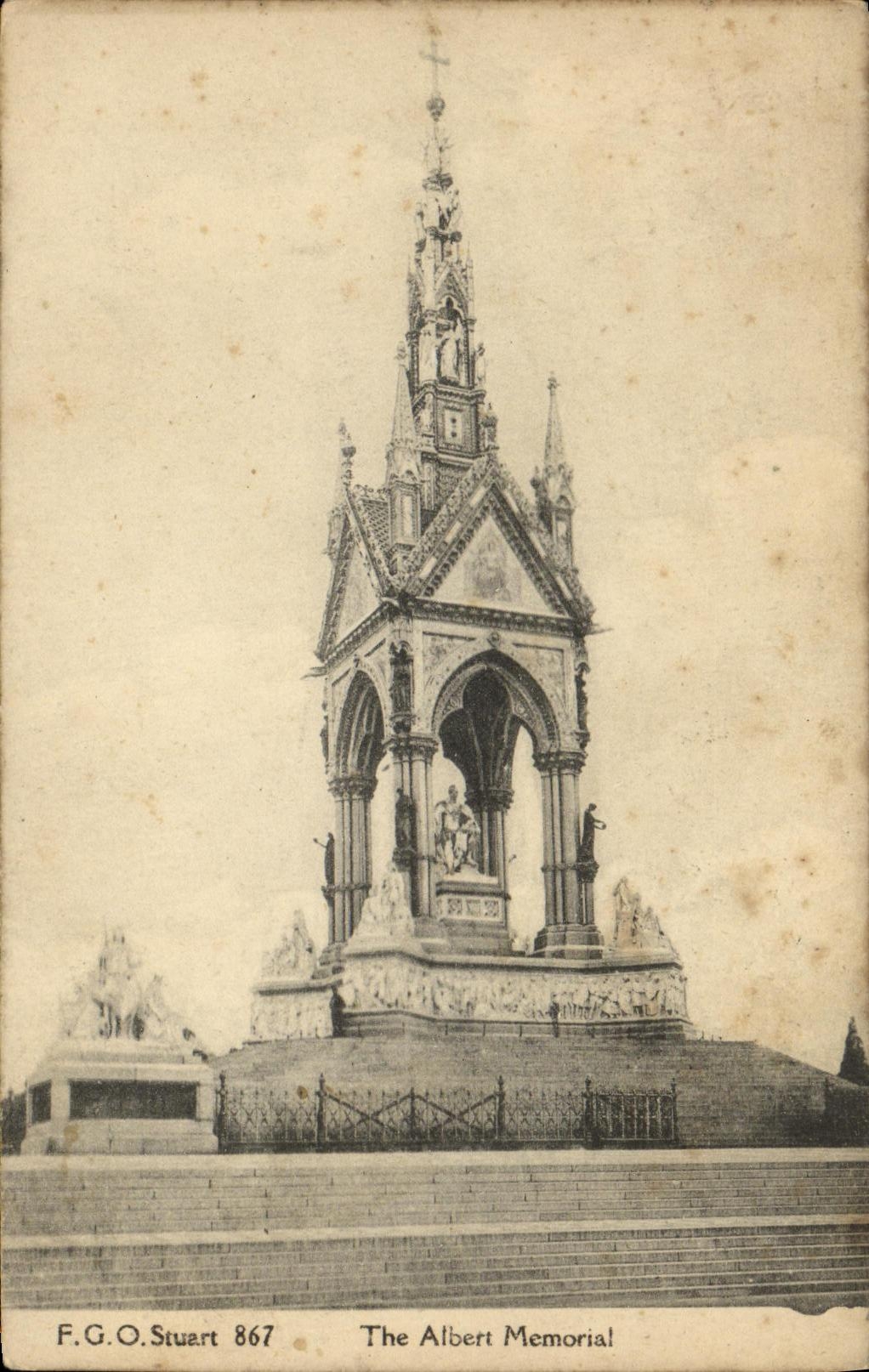VINTAGE POSTCARD The Albert Memorial