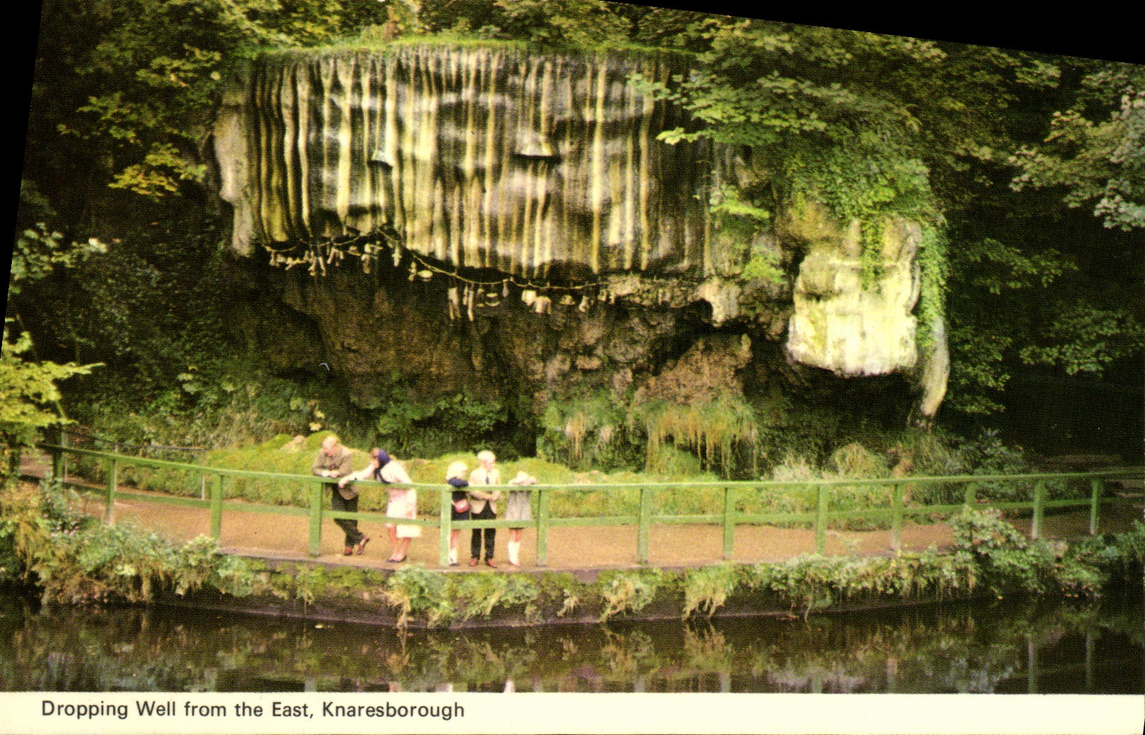 VINTAGE POSTCARD Dropping Well from the East Knaresborough
