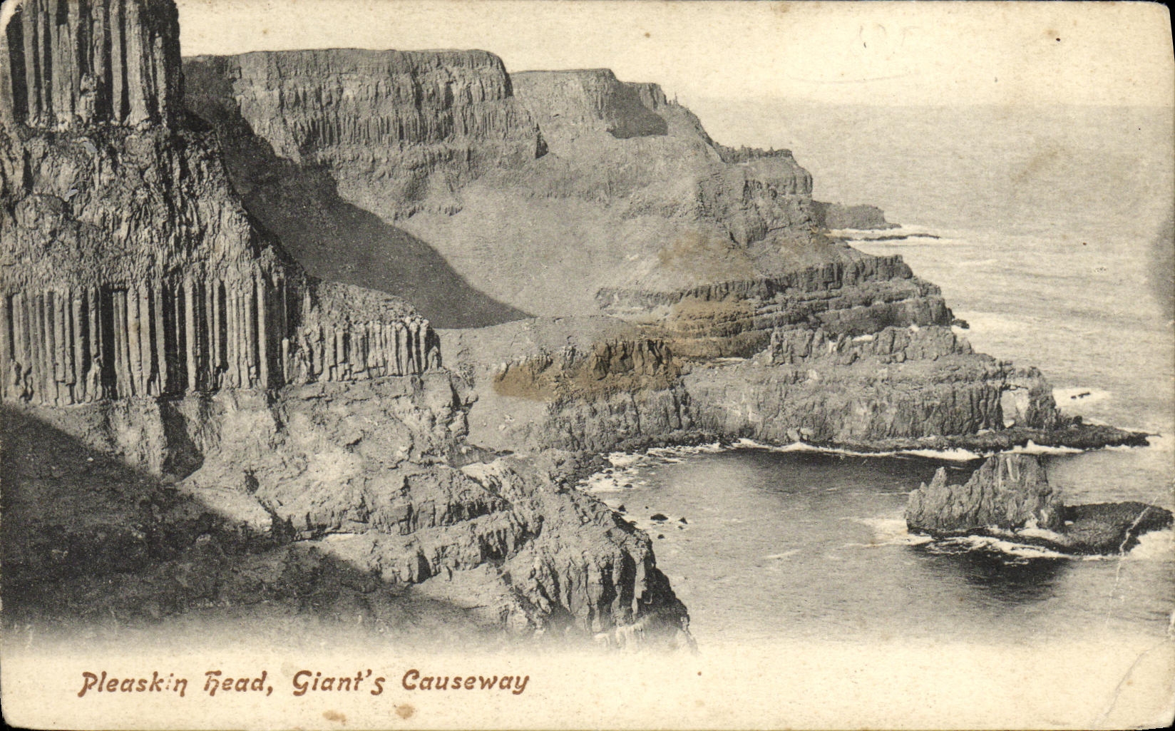 VINTAGE POSTCARD Pleaskin head Giant S Causeway