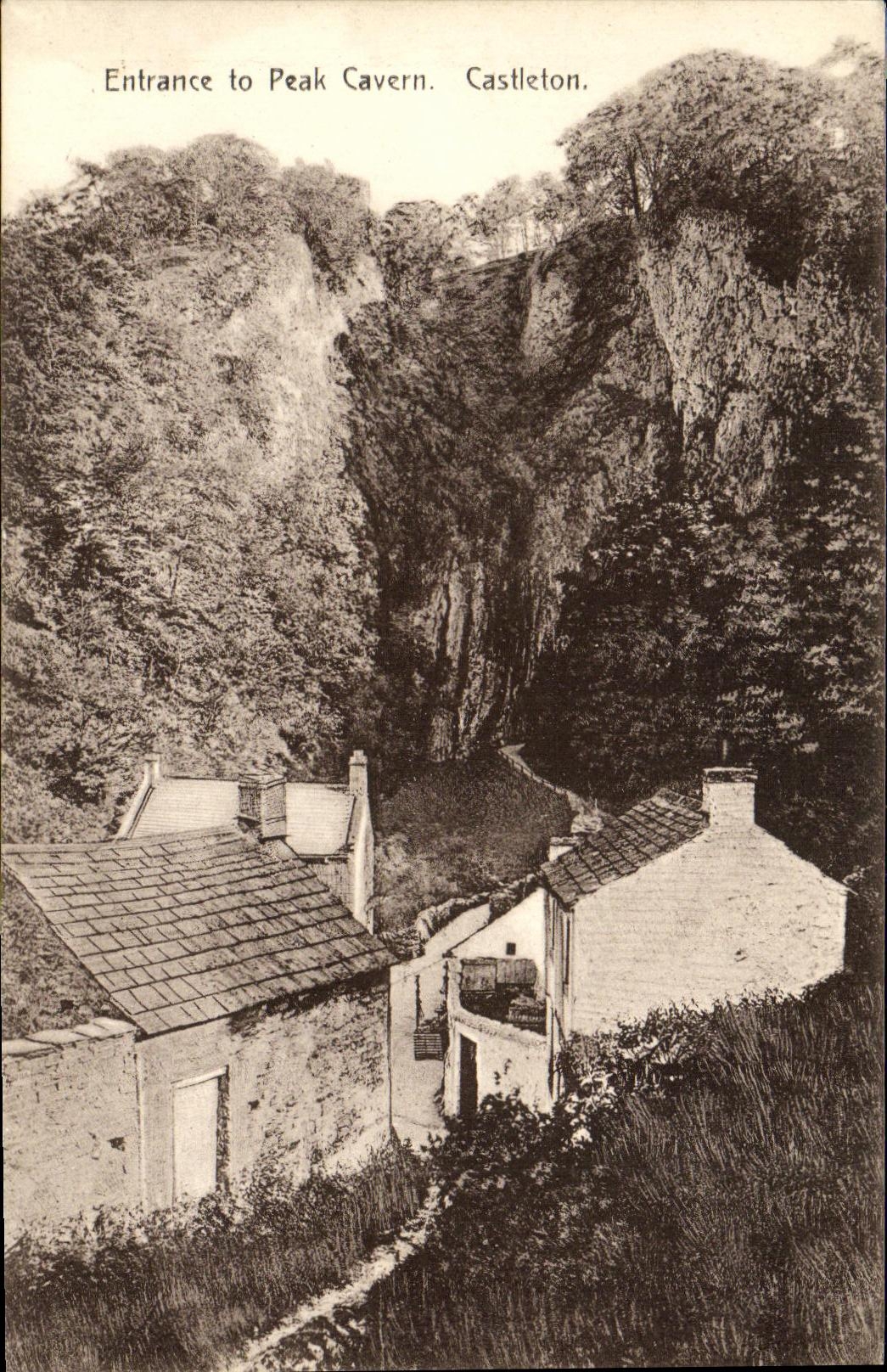 VINTAGE POSTCARD Fan in to Peak Cavern Castleton