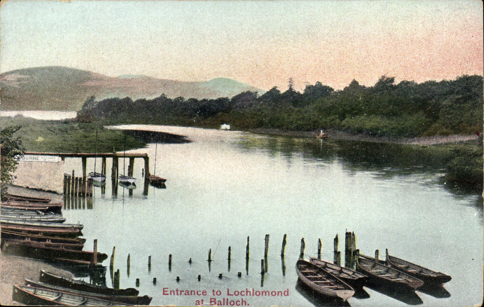 VINTAGE POSTCARD Fan in to Lochlomond At Balloch