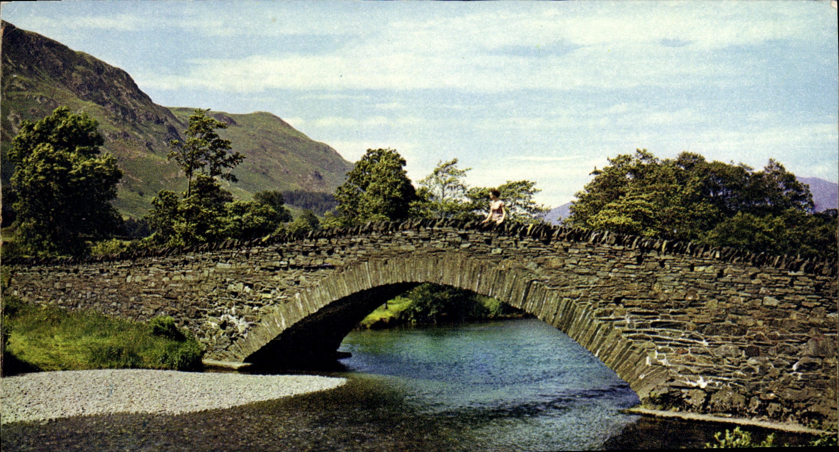 VINTAGE POSTCARD Barn Bridge Borrowdale Cumberland