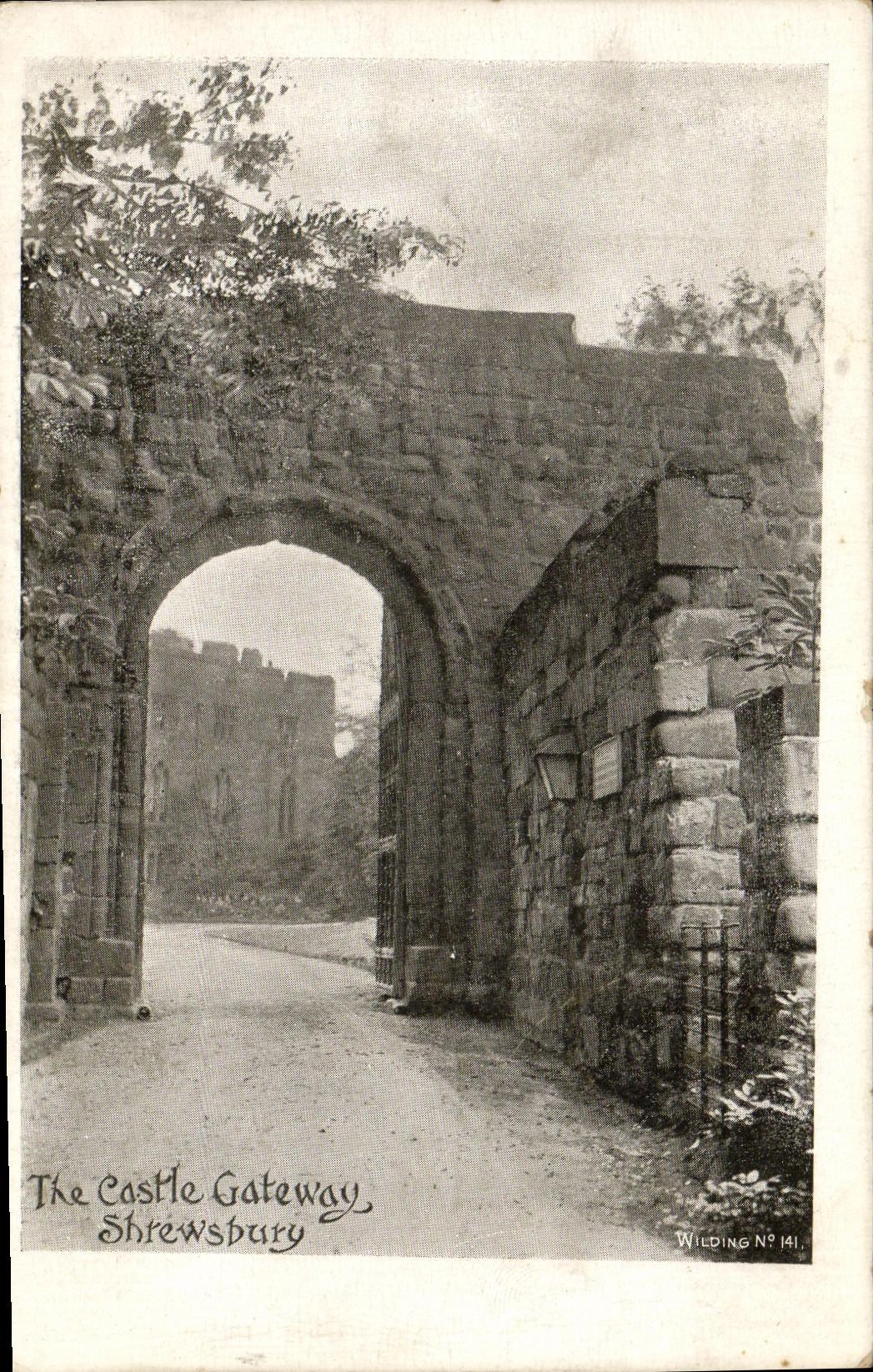 VINTAGE POSTCARD The Castle Gateway Shrewsbury