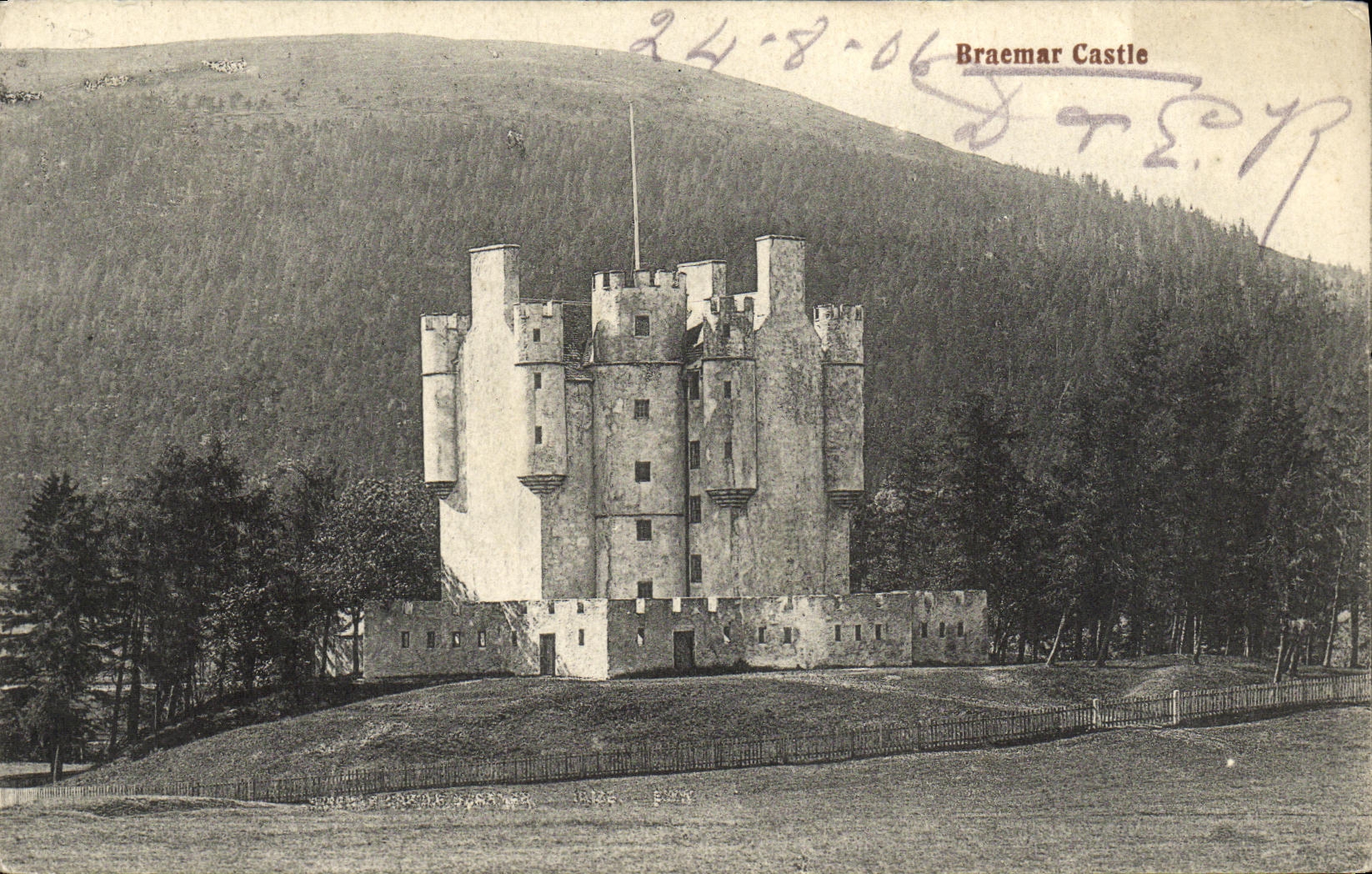 VINTAGE POSTCARD Braemar Castle