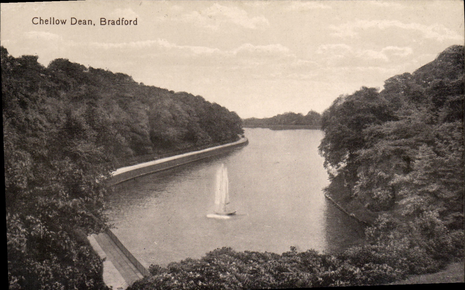 VINTAGE POSTCARD Chellow Dean Bradford