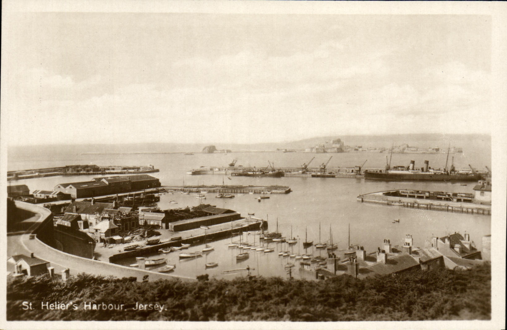 CPA Jersey St Helier s harbour Bateaux