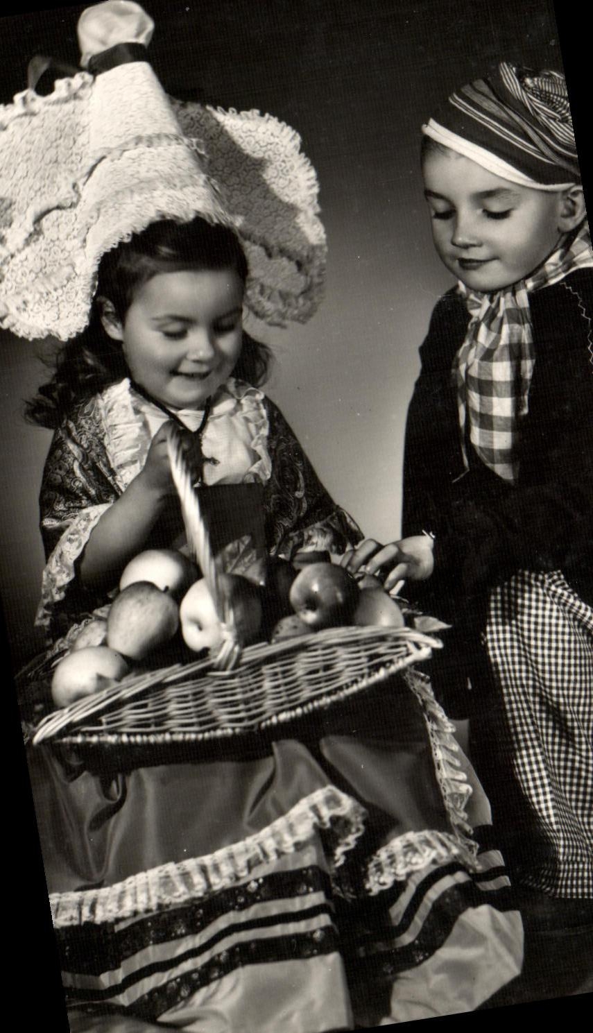 CPM Les petits Normands Enfants Normandie Folklore