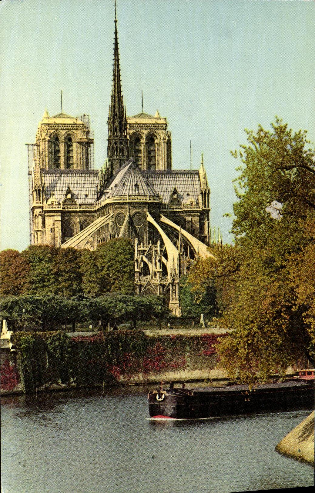 VINTAGE POSTCARD Paris Church Notre Dame Frontage of the Cathedral