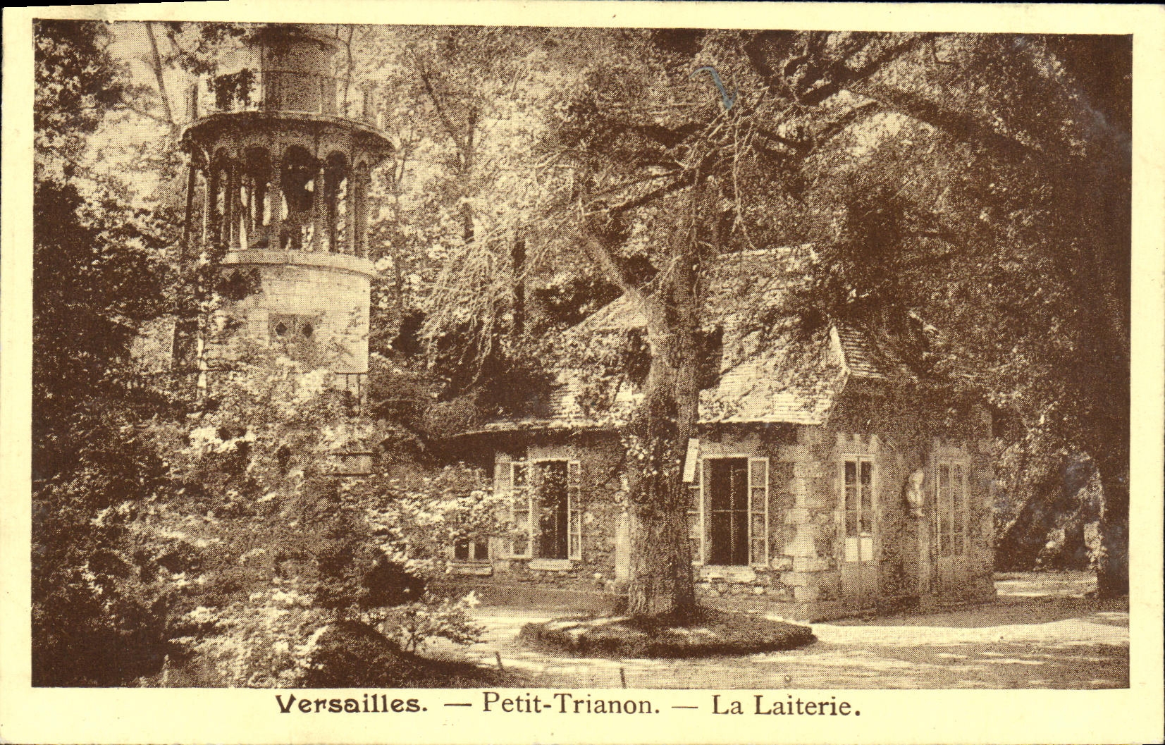 CPA Versailles Petit Trianon La Laiterie