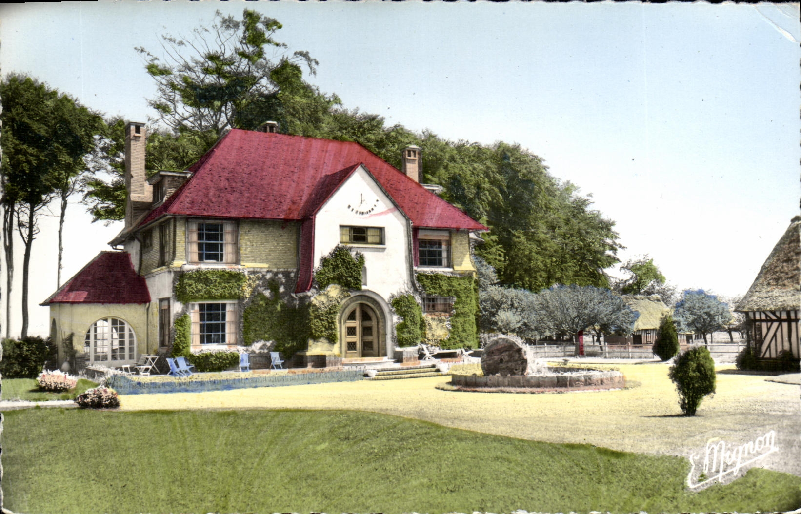 MODERN CARD Neville the Fold